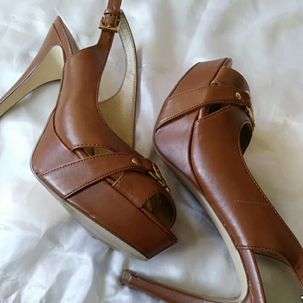 Guess Heels - Picture 6 of 8